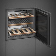 Встраиваемый холодильный шкаф для вина Smeg CVI129G фото 4 в Краснодаре