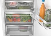 Встраиваемый однокамерный холодильник Bosch KIR81ADD0 фото 4 в Краснодаре