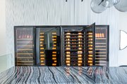 Монотемпературный винный шкаф EuroCave V-ROYALE-L V-10002-L фото 3 в Краснодаре