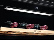 Встраиваемый винный шкаф Electrolux EWUS052B5B фото 4 в Краснодаре