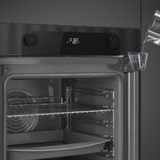 Духовой шкаф с функцией пара Smeg SO6201S2B фото 3 в Краснодаре