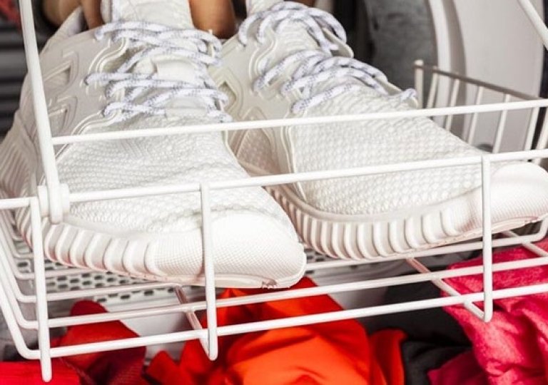 Можно сушить кроссовки в сушильной машине?