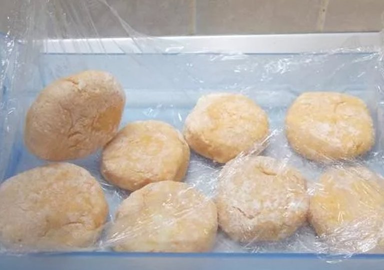 Можно ли, как и сколько хранить сырники в холодильнике? Можно ли, как и сколько хранить сырники в холодильнике?