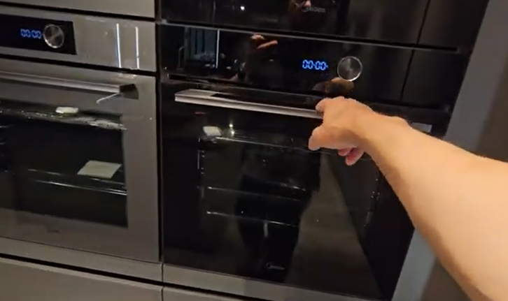 Духовой шкаф Midea MCO82007MBG-I